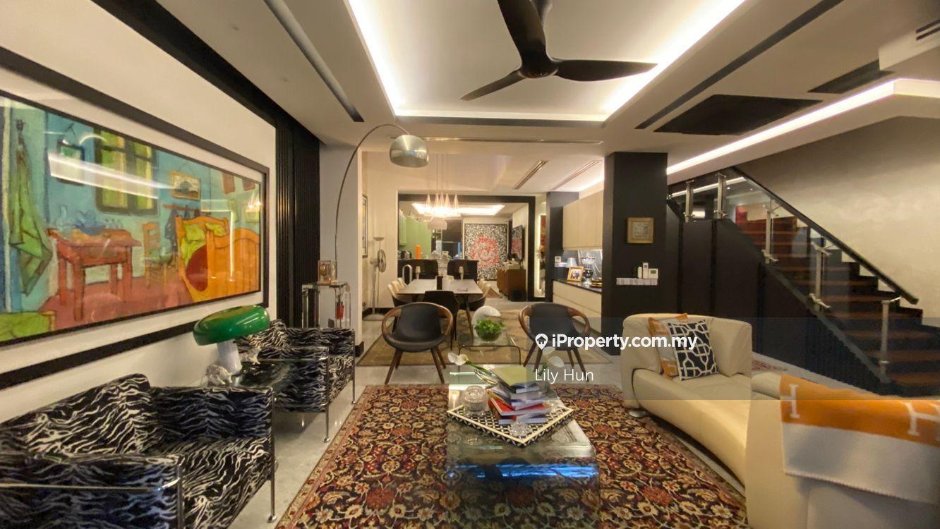East Residence Townhouse for Sale