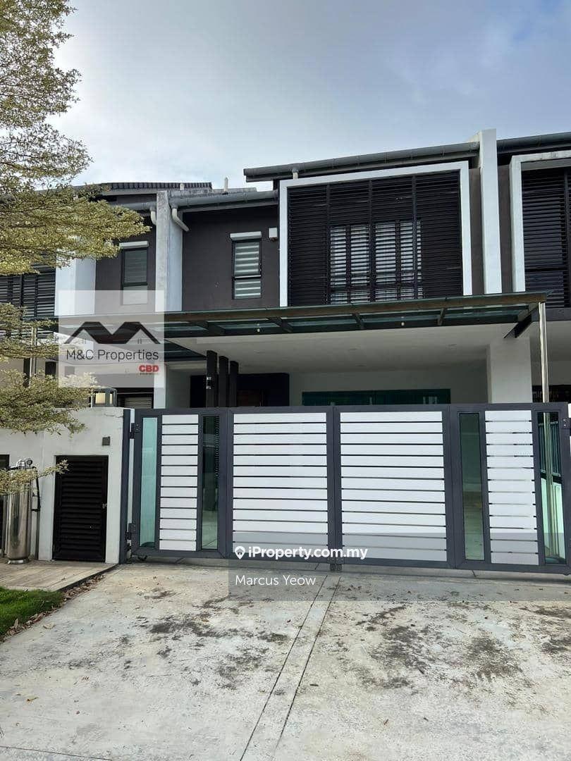 Chemara Hills Fully Renovated 2 Storey Superlink Seremban For Sale!!
