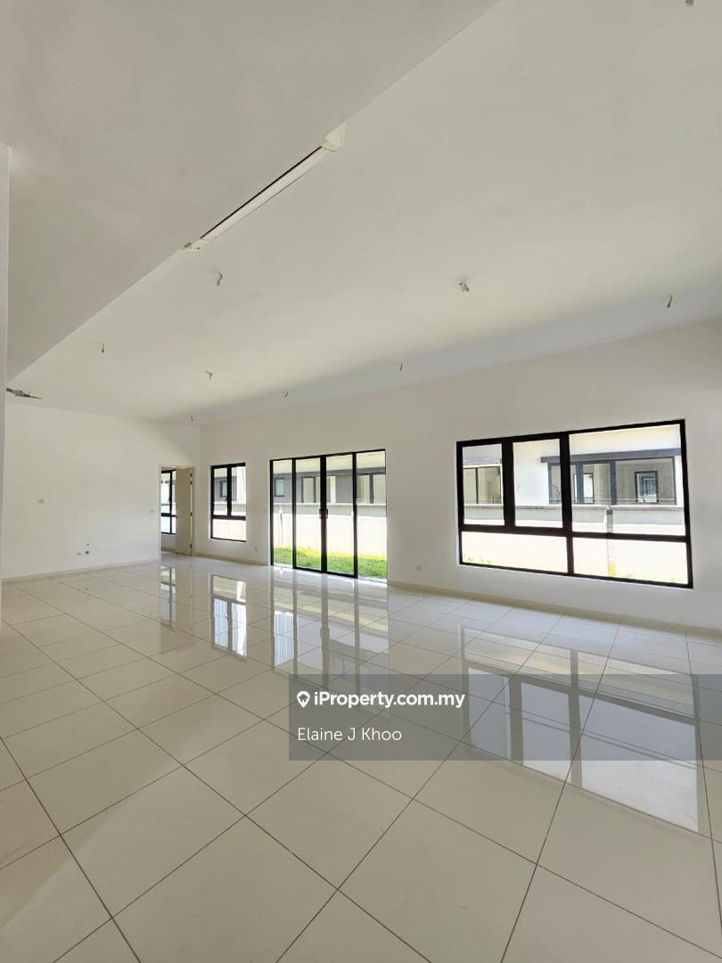 Freesia Residences 2sty Park Villa Semi-D type A 48x80 6room 1.xxm