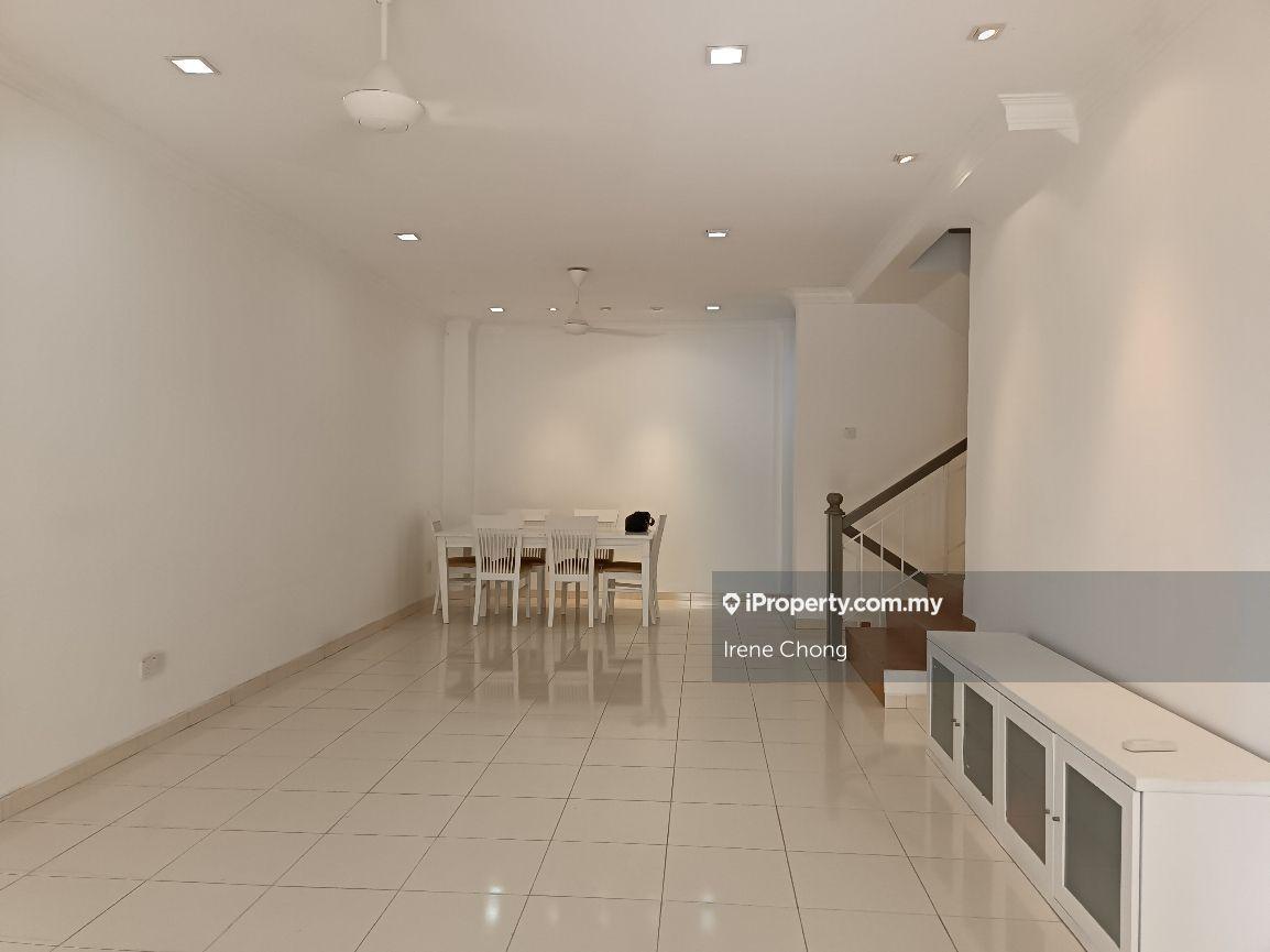 2.5 strorey house for Sale