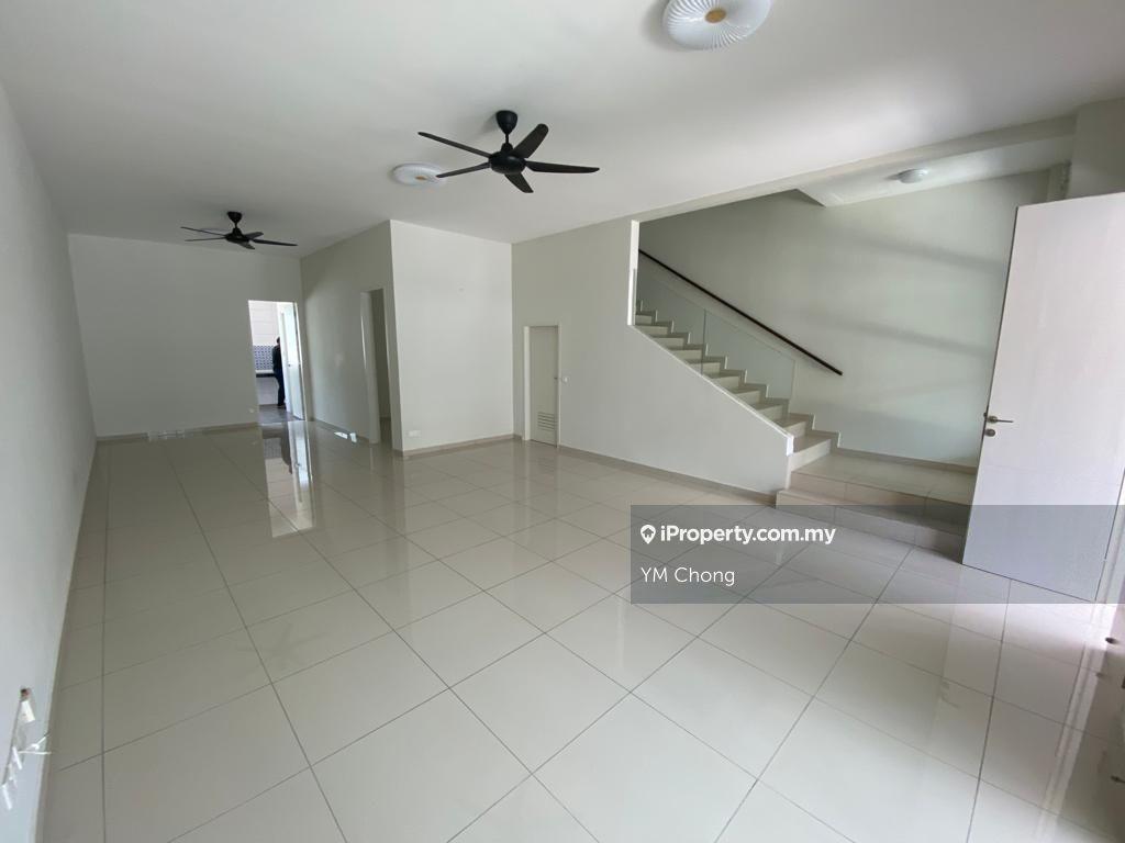 Gated & Guarded 2 Storey House Taman 1 Krubong Sutera Emas 22x70 Nice