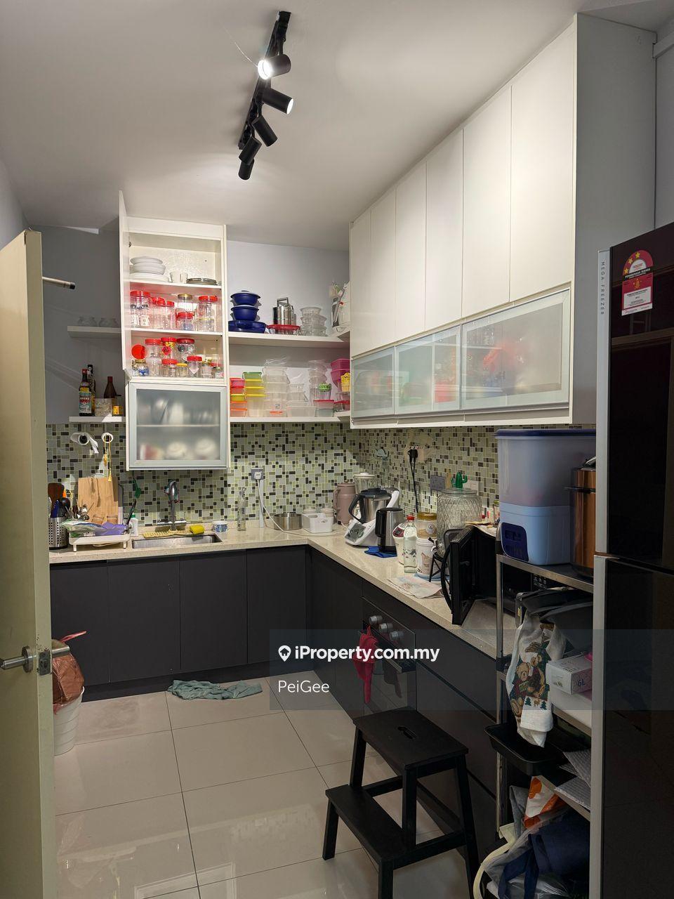 Partly Furnished Metropolitan Square for Sale