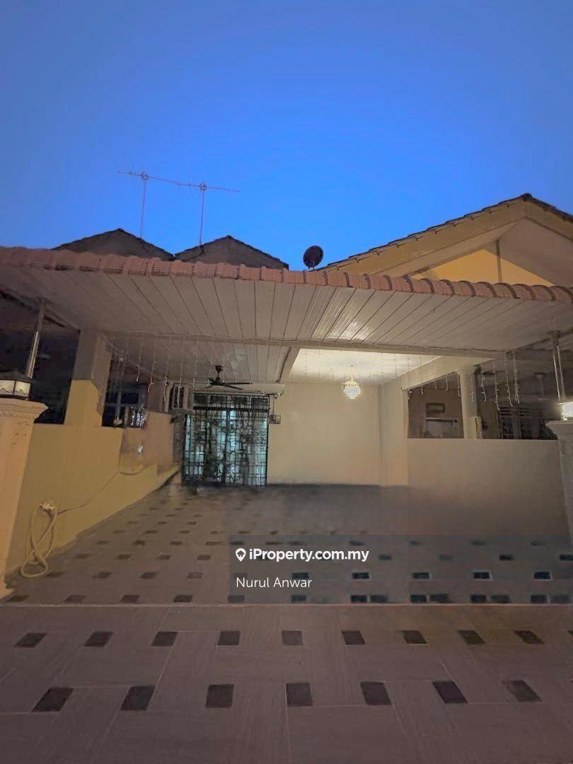 Hot Spot. 2 Storey Terrace Taman Abdullah Fahim, Kepala Batas. 