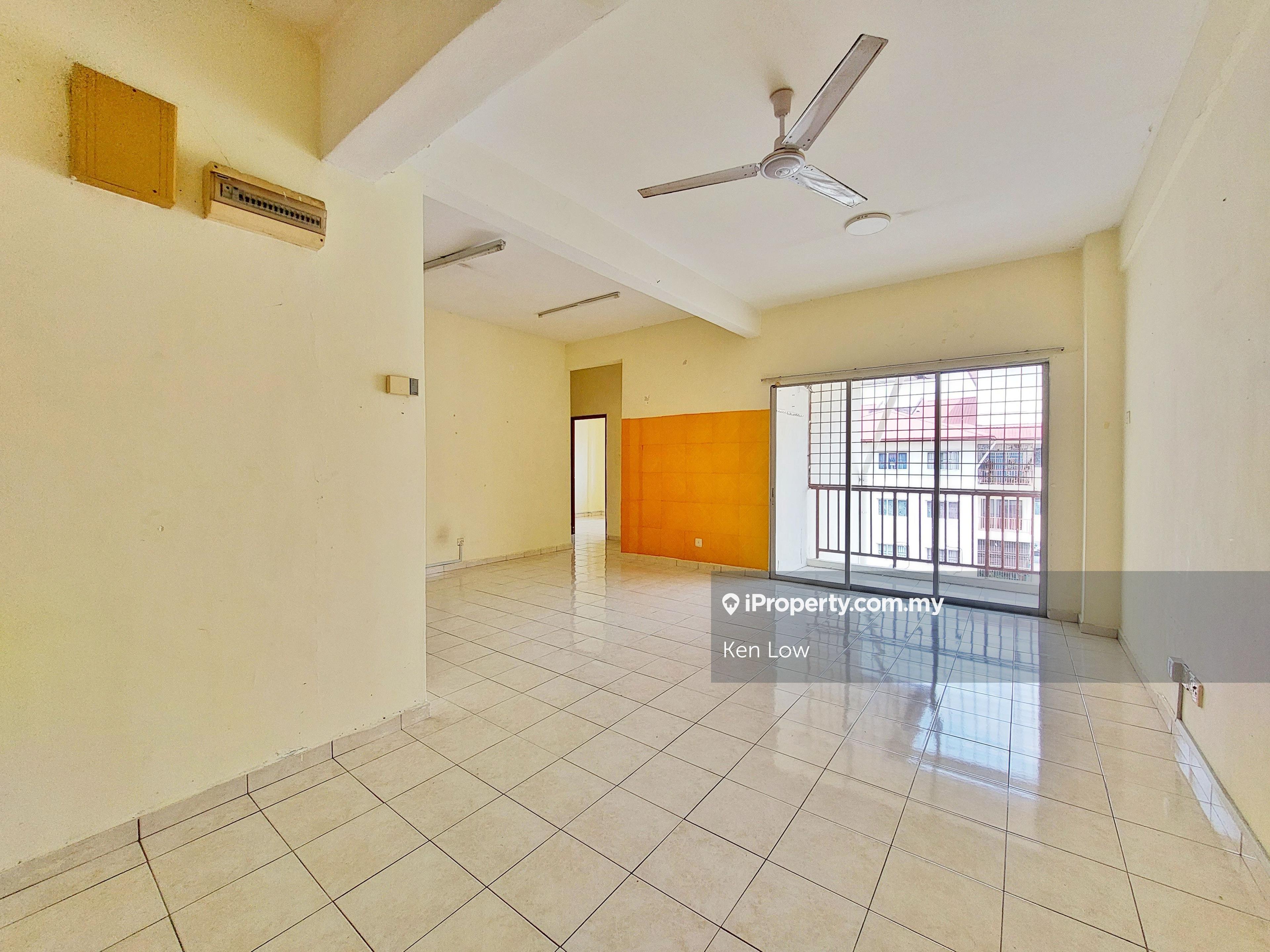 Newly Painted, With Balcony & lift, Apartment Damai Mewah, Kajang Town