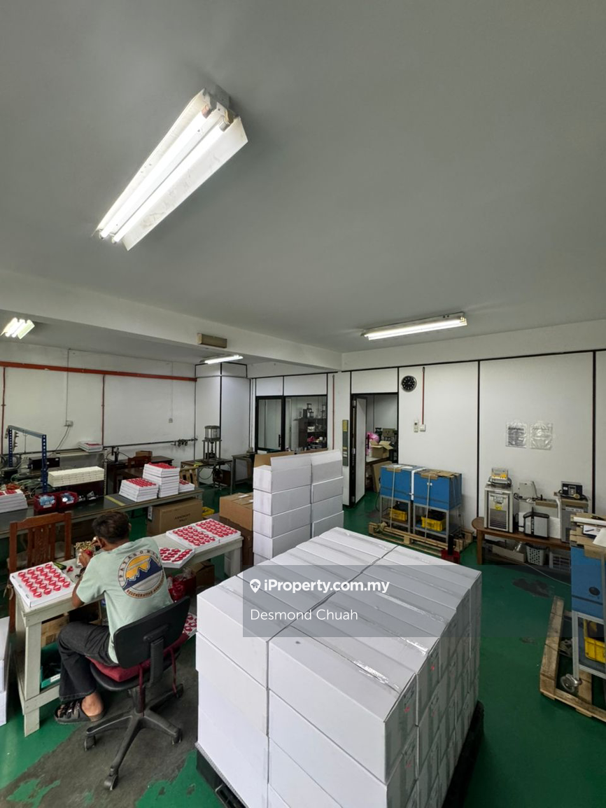 1.5 Storey Factory For Rent at Taman pelangi near Auto City 