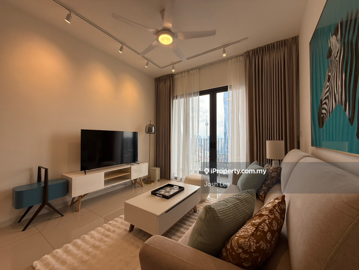Ready Move In, Fully Frnished, High Floor, Spectacular Clear View