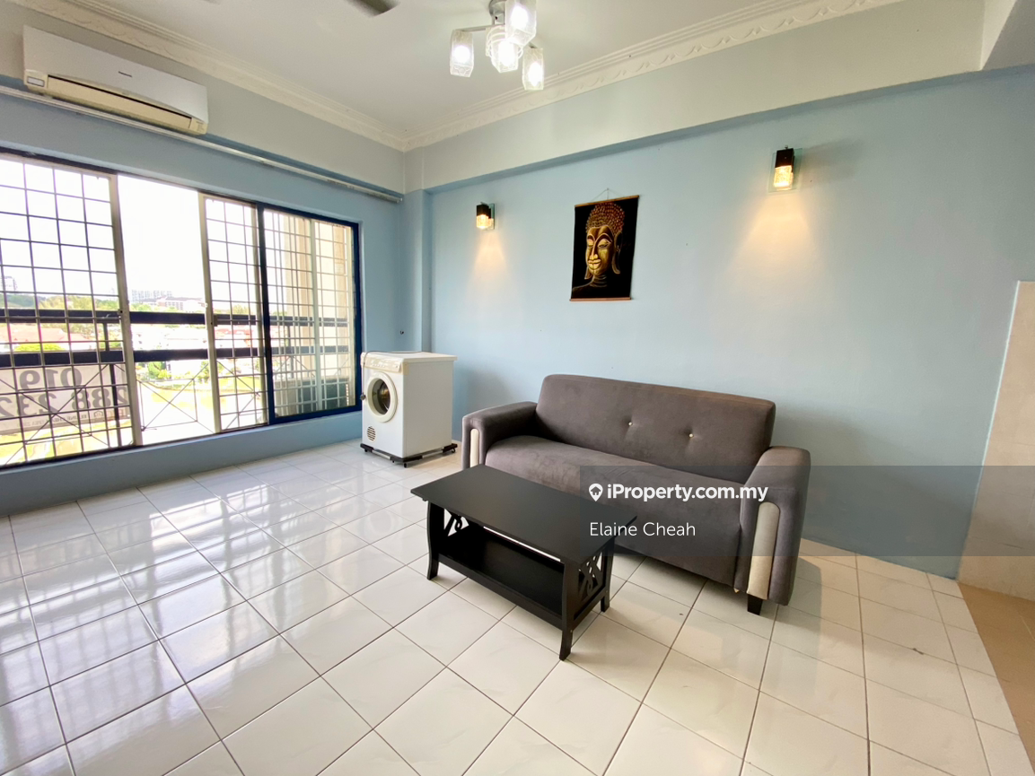 Excellent Pool and KL city view, Near selayang Hospital