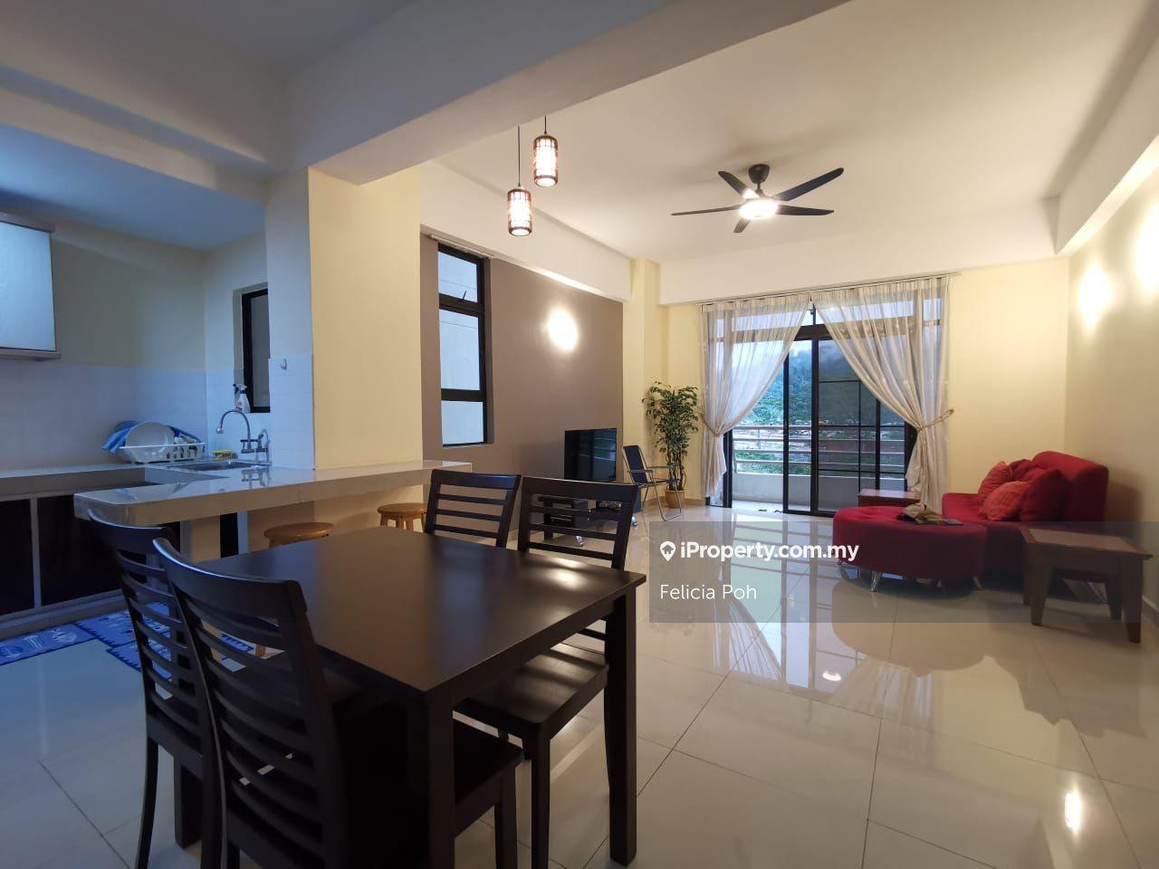 Beautiful unit, fully furnished, balcony looking over Genting view.