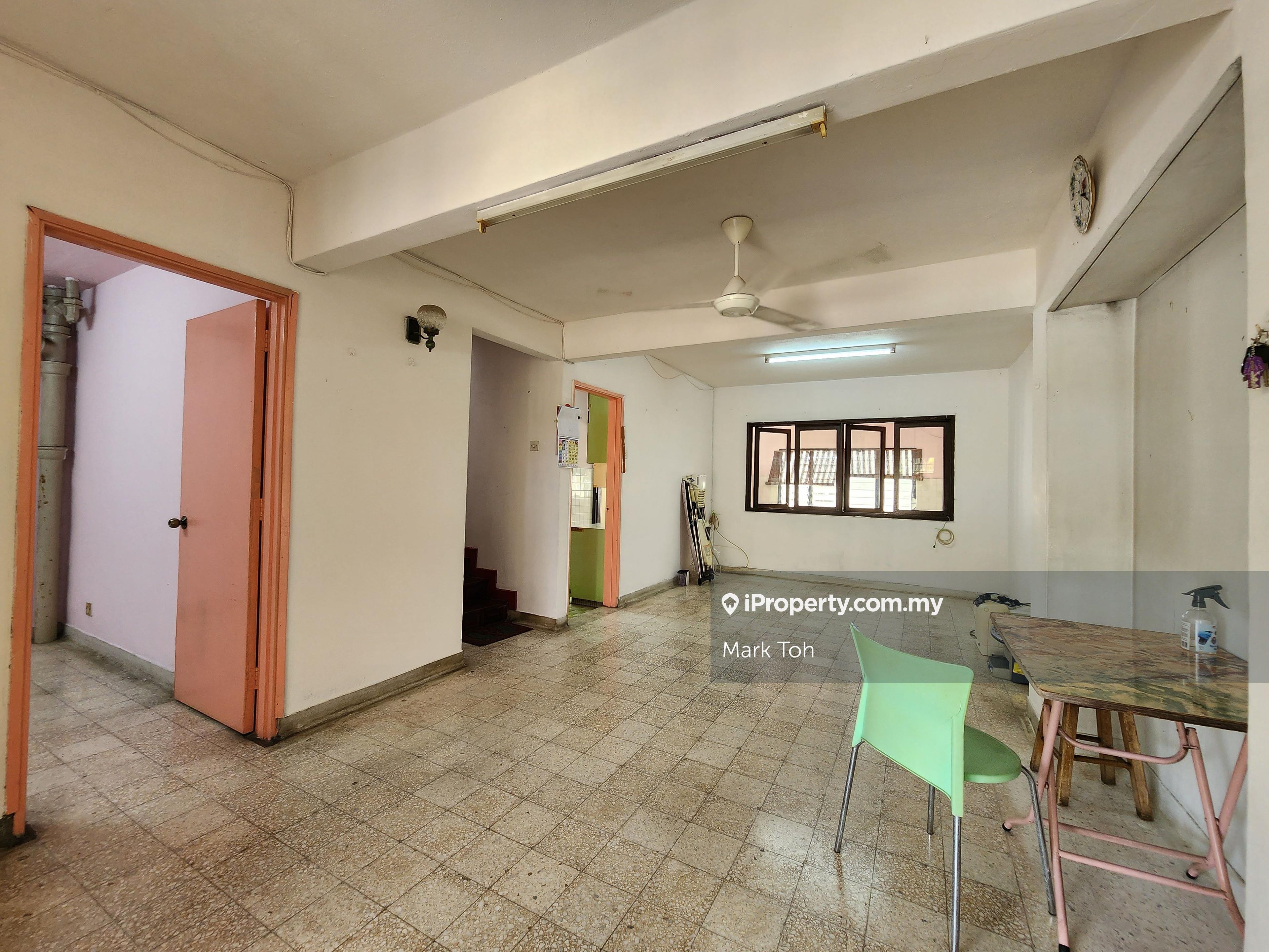 Terrace house for Sale