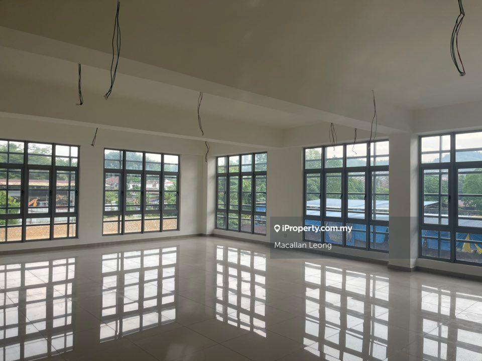Kg Baru Balakong-2.5 Storey Semi-Detached Factory for Sale