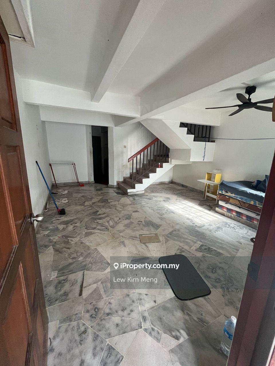 Freehold & Well Kept / Bandar Menjalara 62b, Kepong