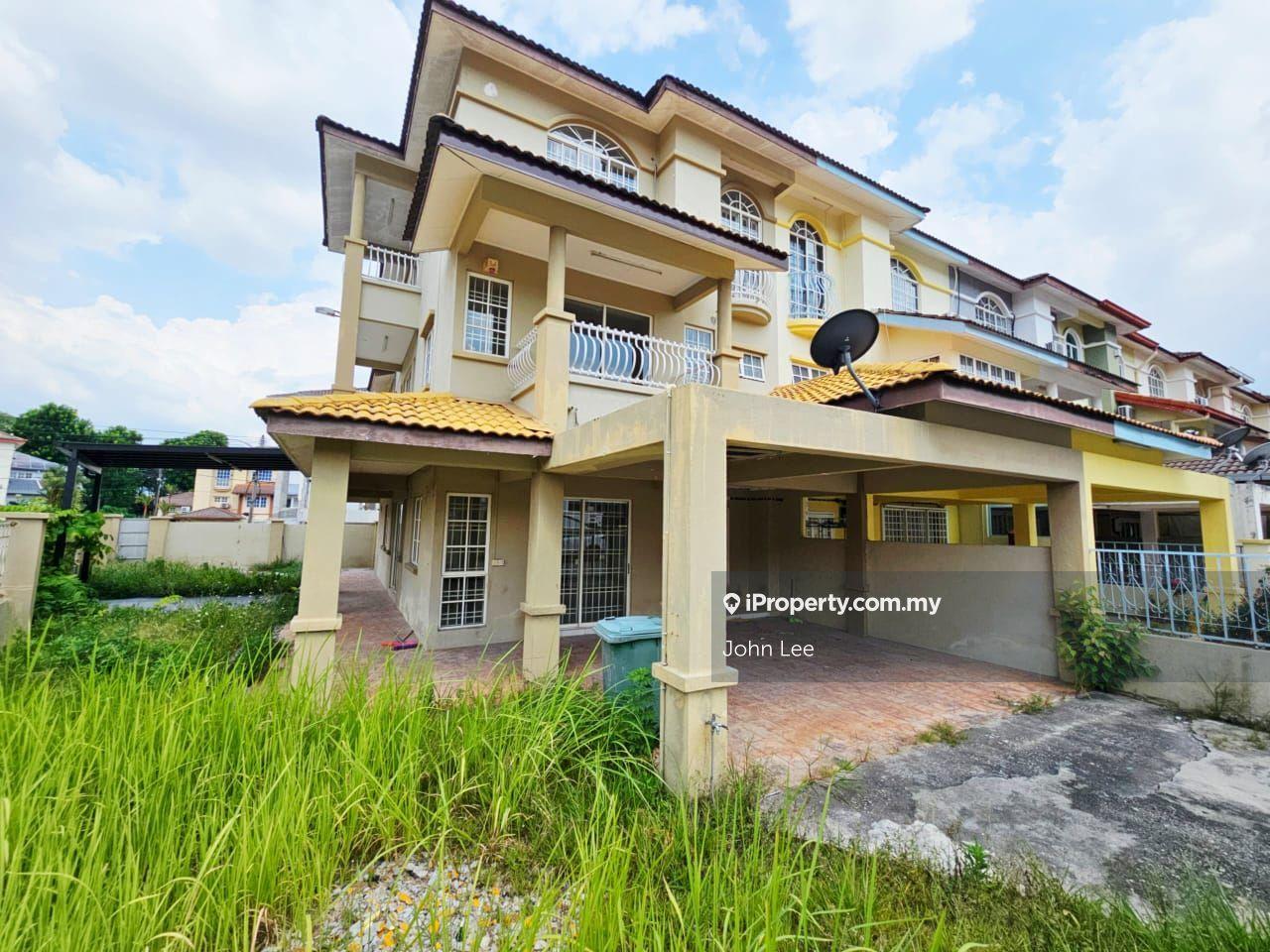 2962sqft Freehold 2.5 Storey End Bandar Puteri 8 Puchong Good Location