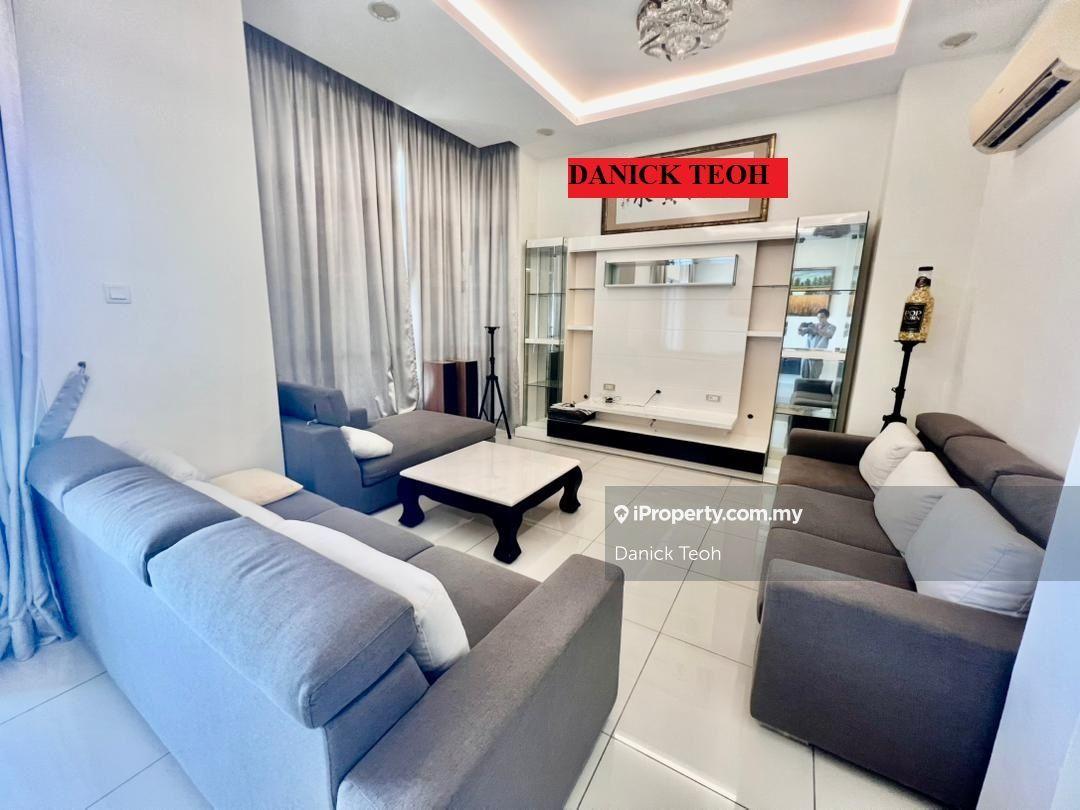 10 Island Resort 2400sf Condominium Seaview Located in Batu Ferringhi