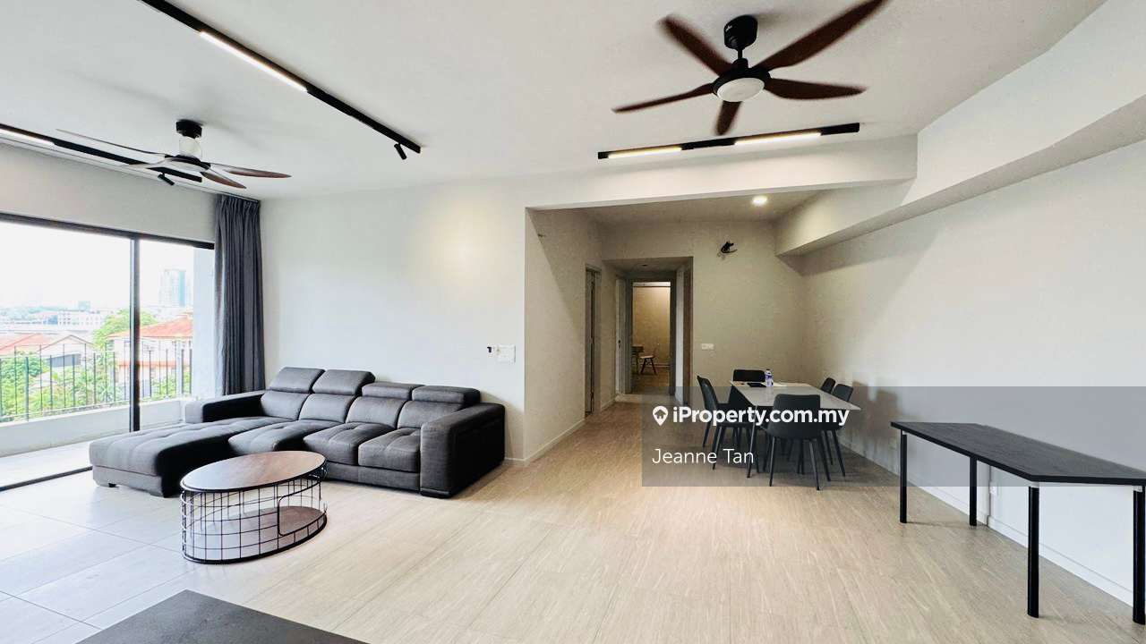 3-bedroom unit behind centre point for rental 