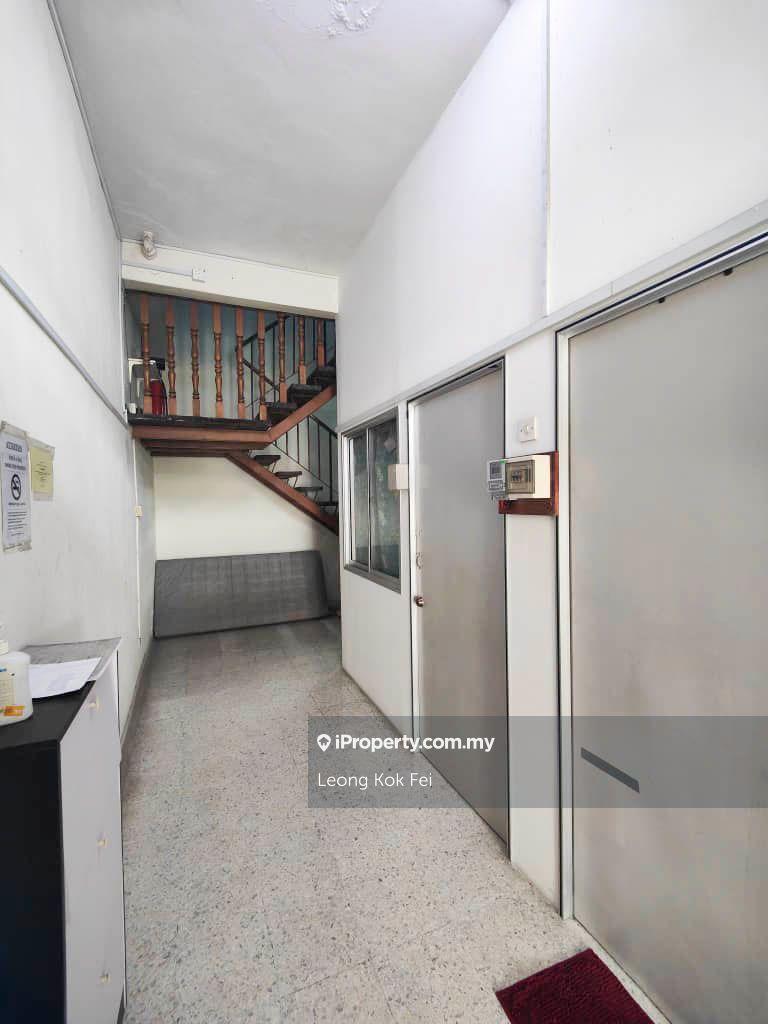 Situated in a convenient location, close to all local amenities