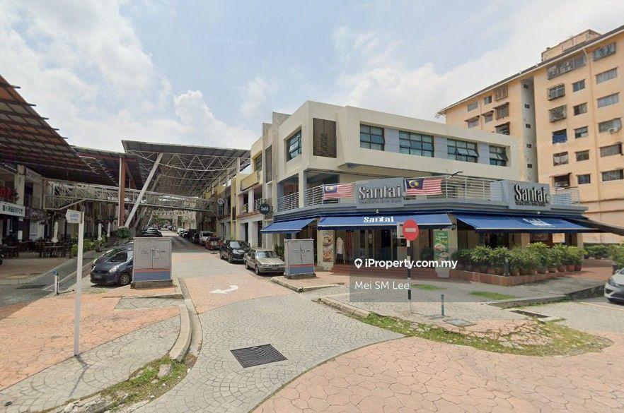9400 sf Corner Putra Walk Seri Kembangan Facing Main Road 3 Stry Shop