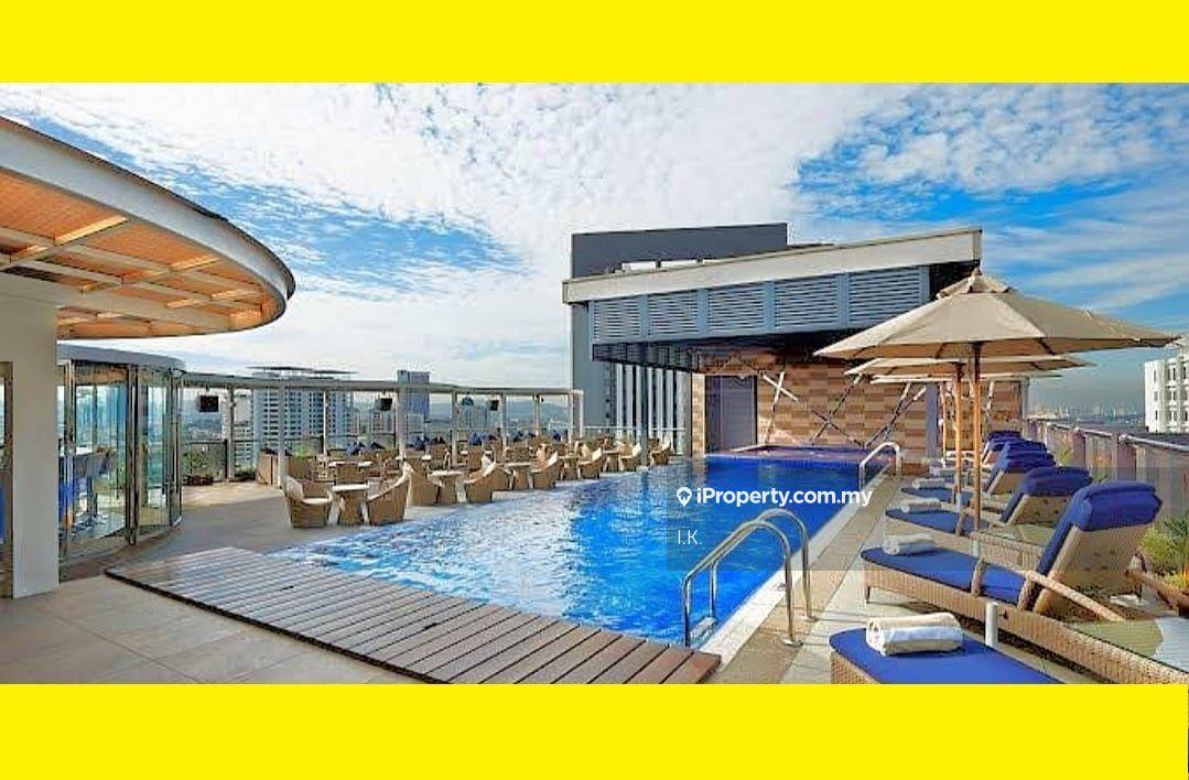 Condominium, Centrestage, Petaling Jaya, Seksyen 13