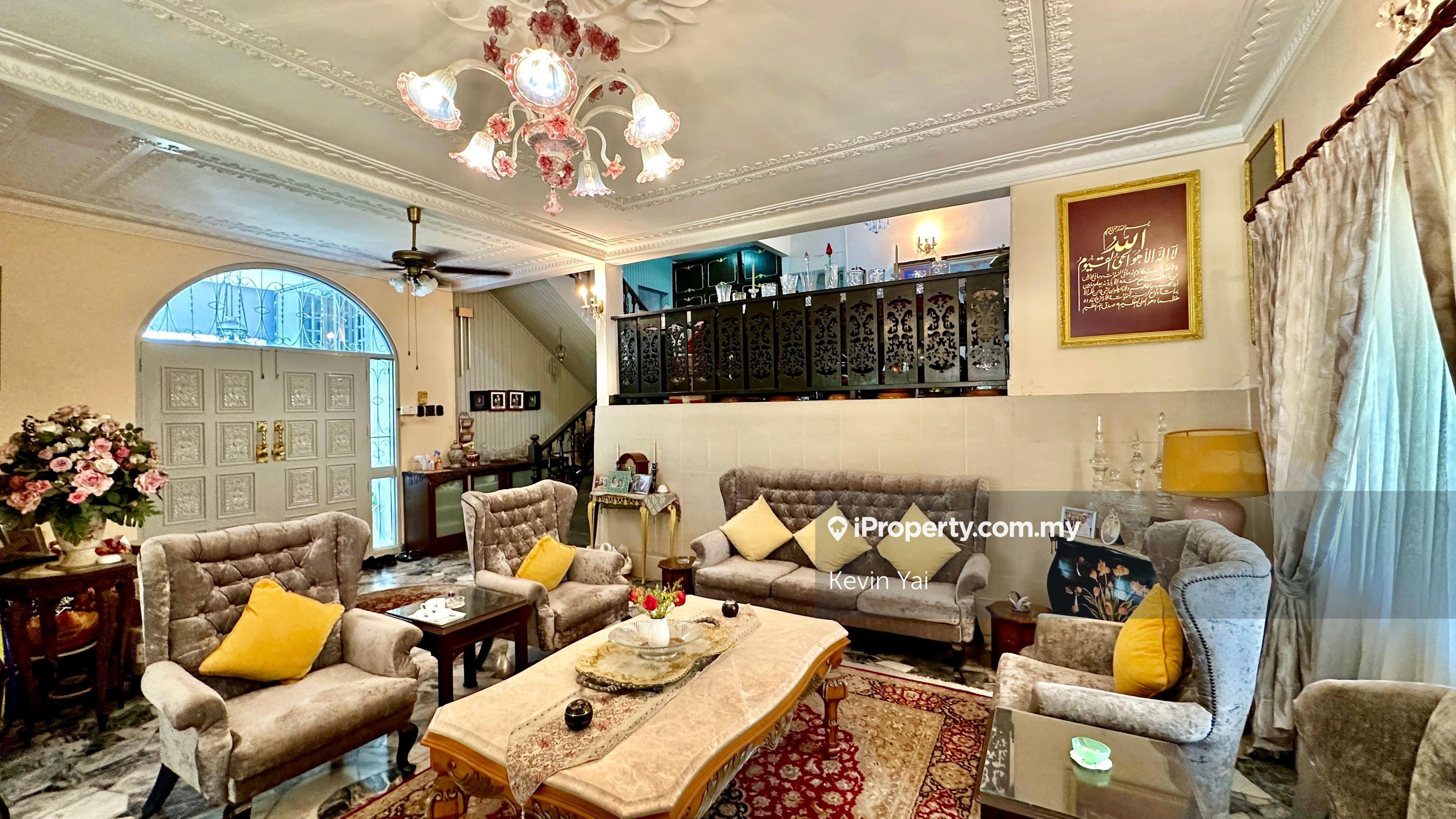 Superb renovation and fitout, well-maintained