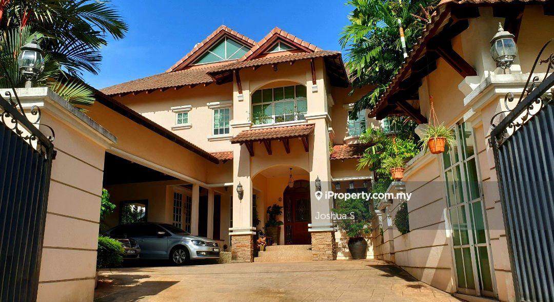 2 Storey Move in Condition Balinese Bungalow @ Damansara Heights