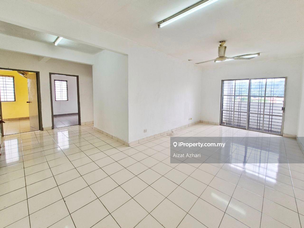 Partly Furnished Pangsapuri Palma Puteri Sect 6, Kota Damansara