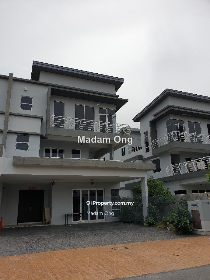 Semi-D house for Sale