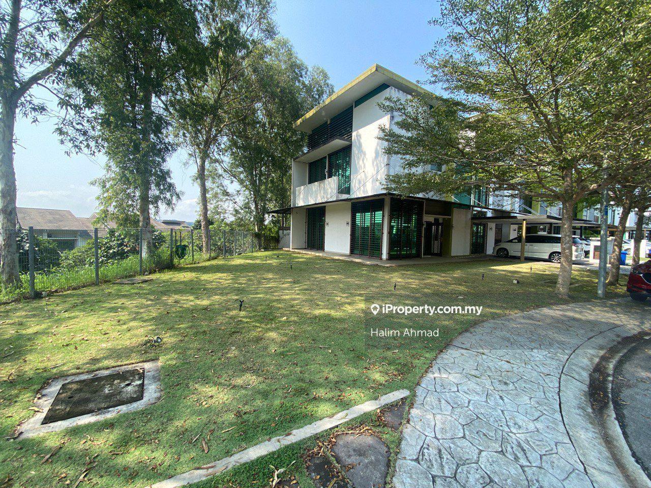 Exclusive Gated Guarded Superlink Corner 2 Storey Denai Alam