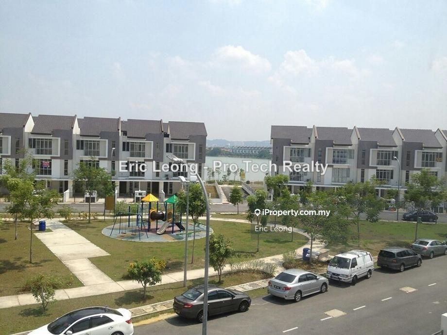 Terrace Townhouse for Sale