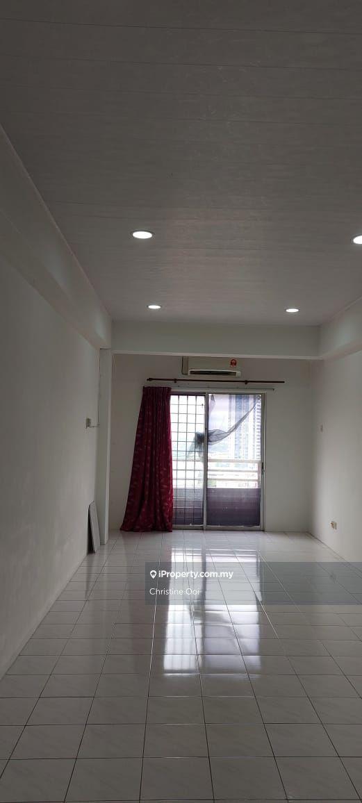 High Floor and Good condition Partial Furnished Unit
