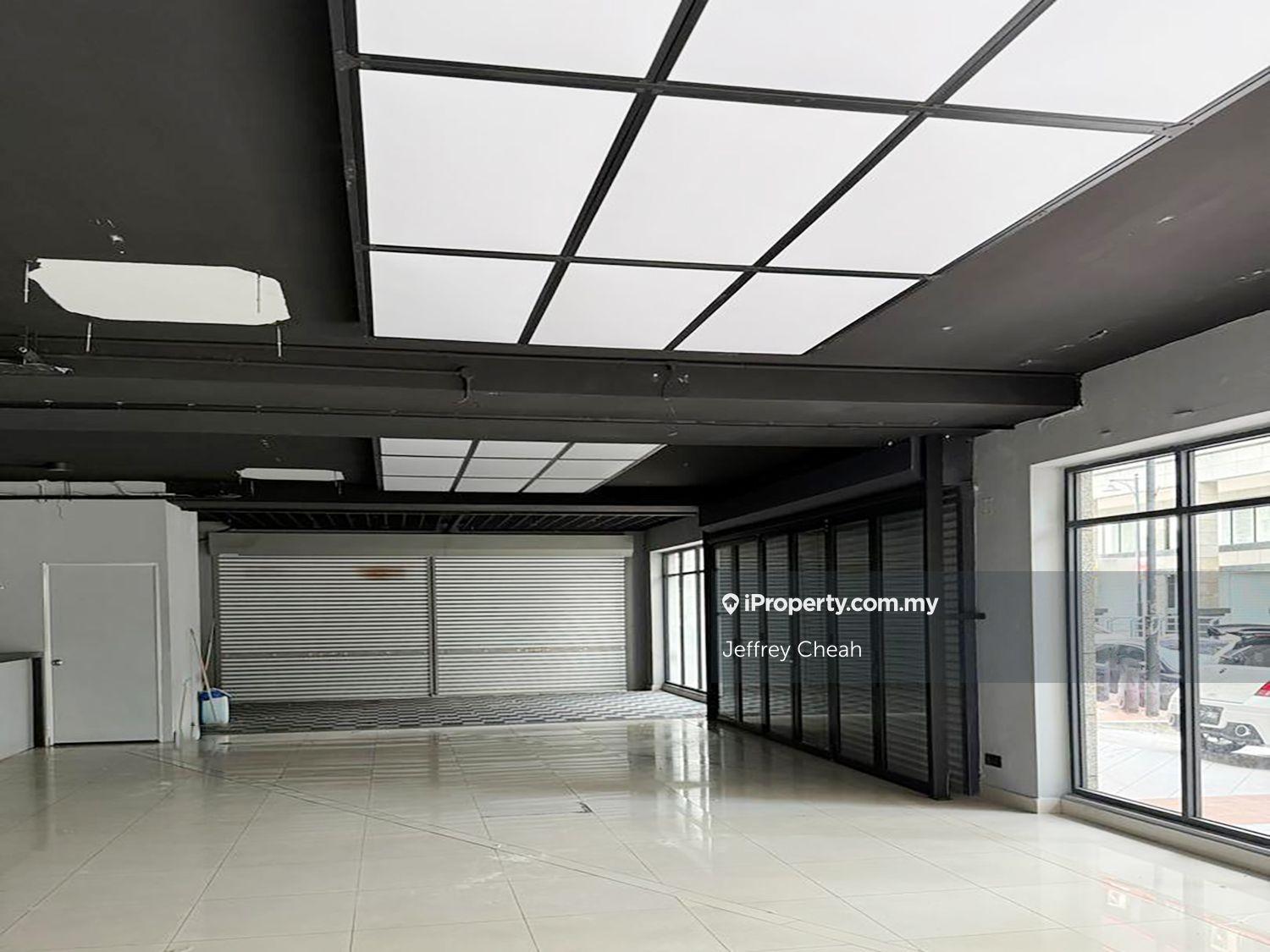 Corner ground floor shop