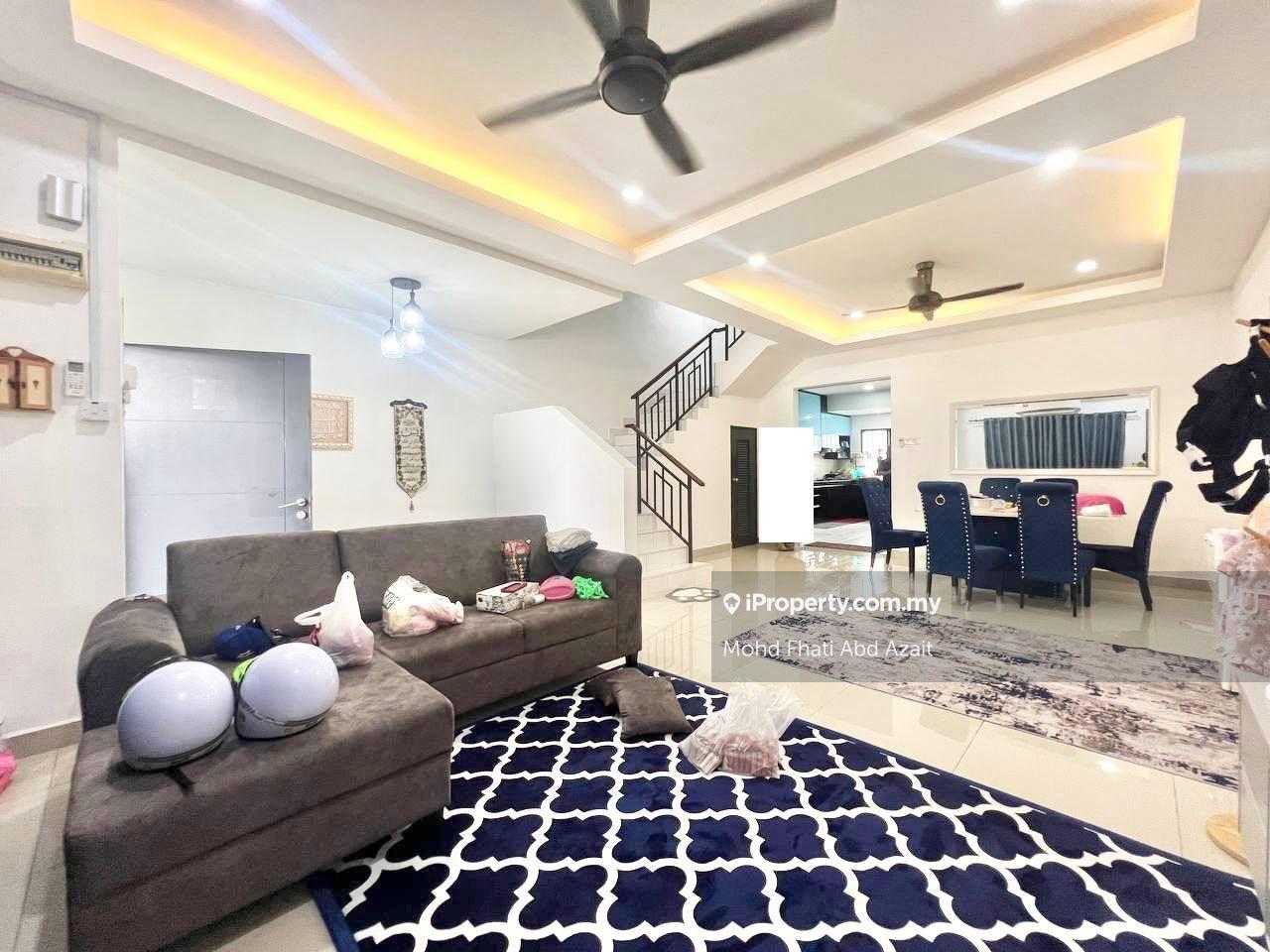 Facing Open Renovated Teres 2 Tingkat Semenyih Parklands Semenyih