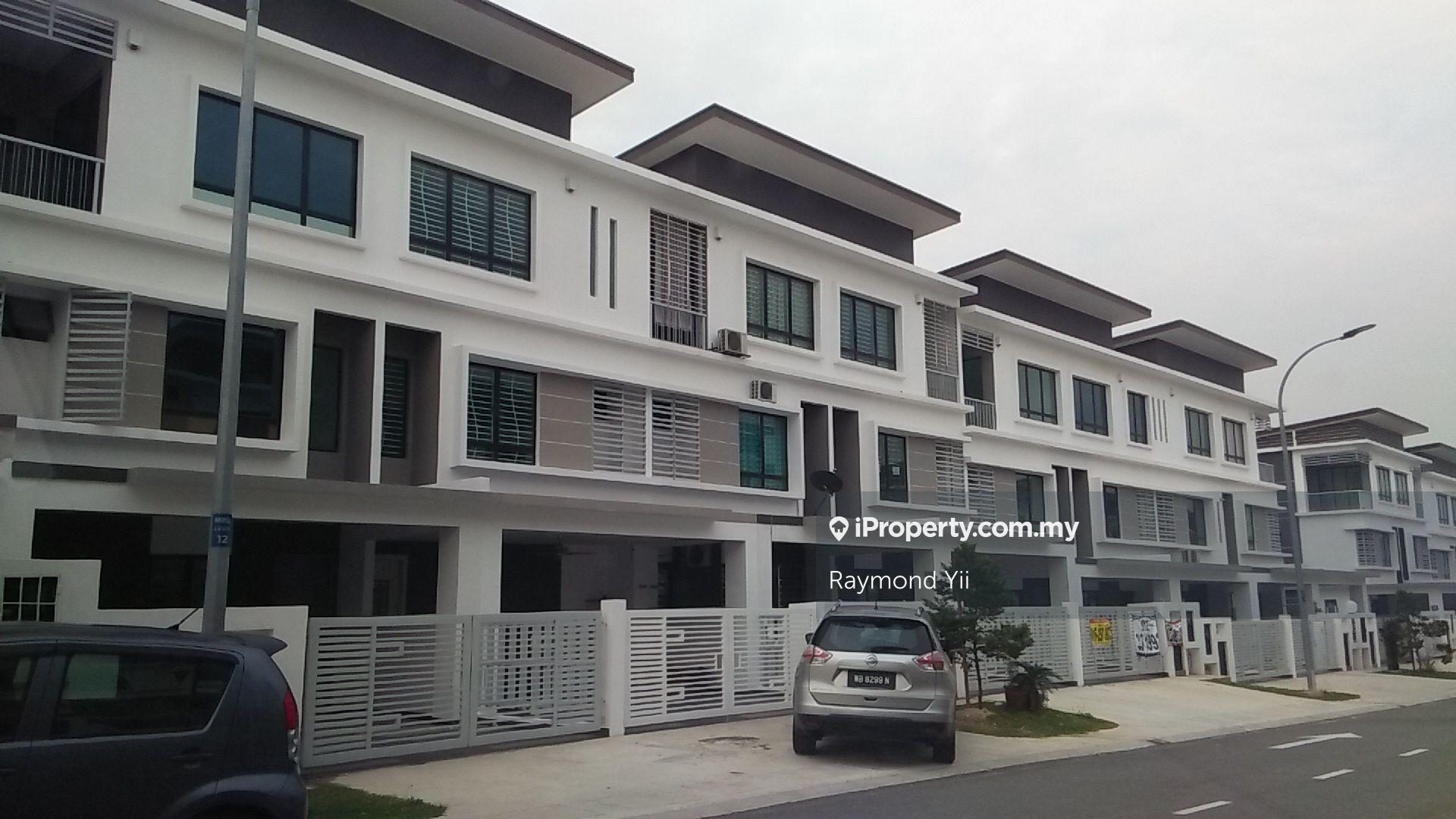 Setia Utama 2.5 Storey House 