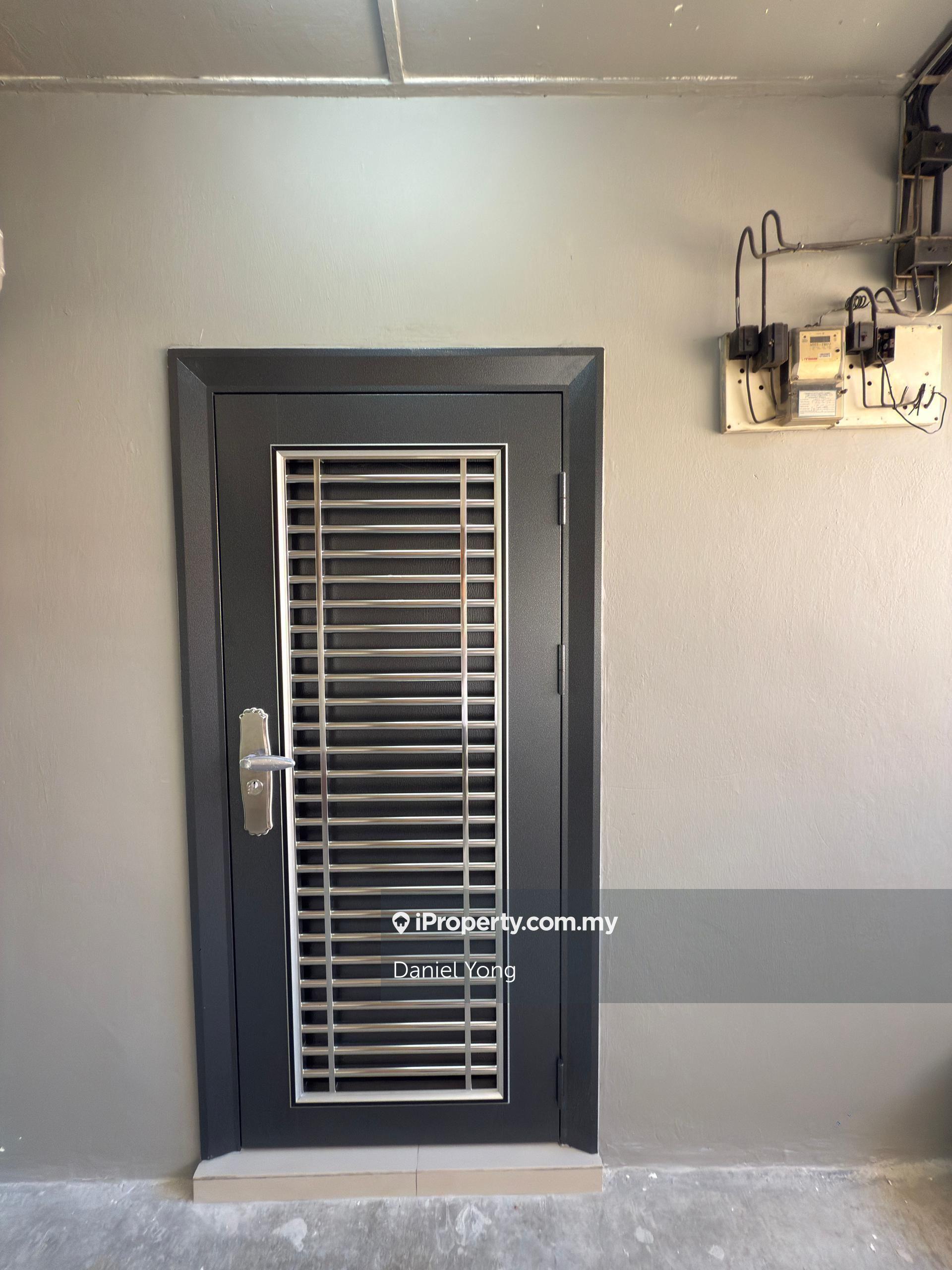 Masai Taman Plentong Utama Daisy flat Fully Renovated Unit