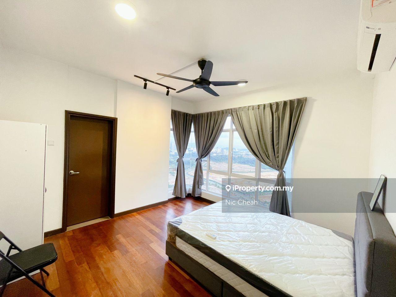 Female Unit Master Room For Rent