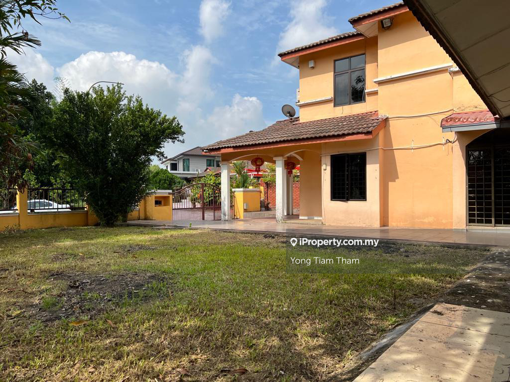 Double storey semi-detached corner unit for sale