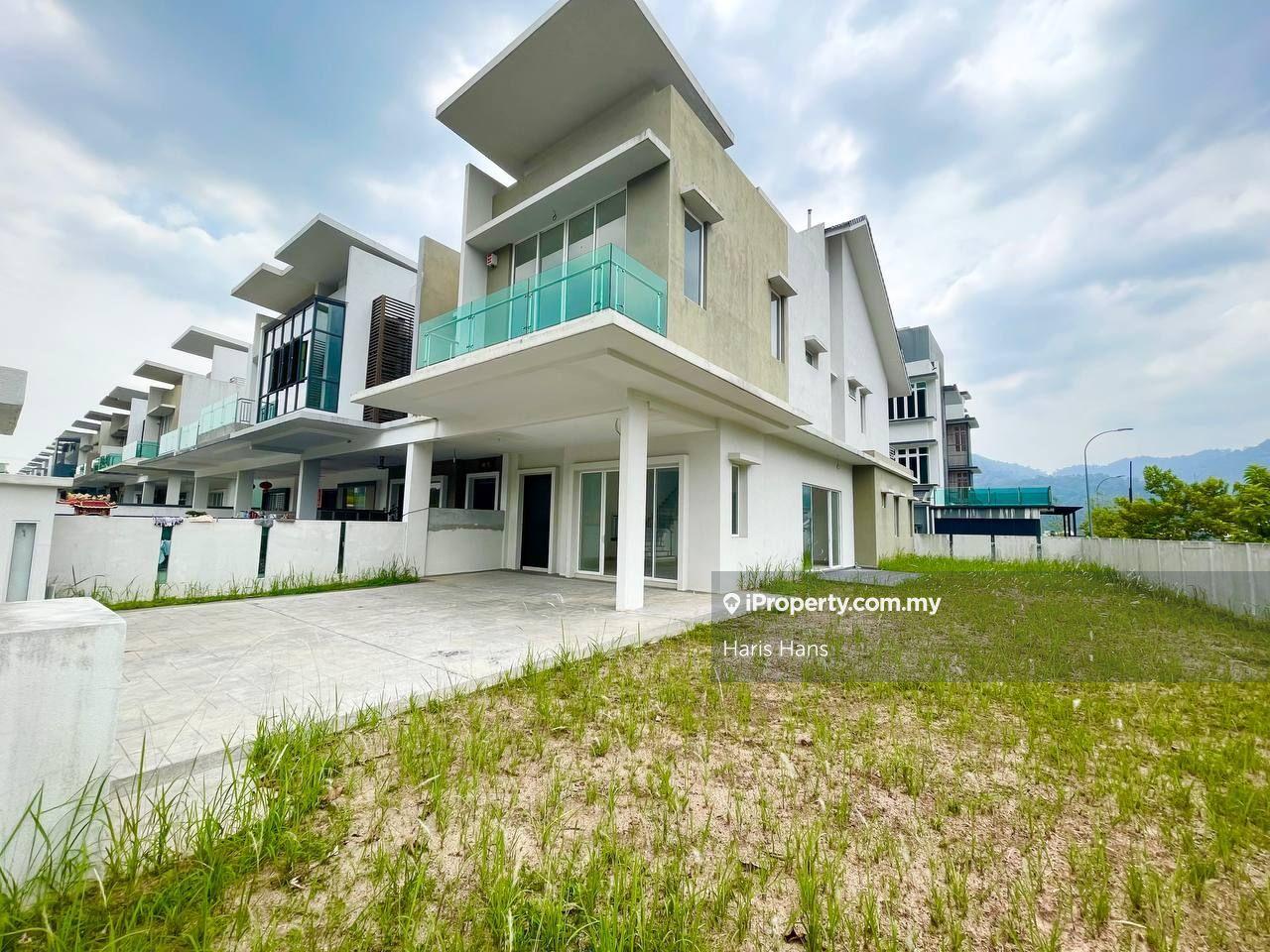 Facing Open & Corner Unit 2 Storey Terrace Dolomite Templer Selayang
