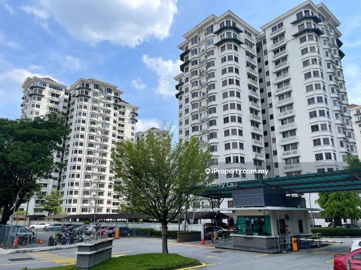 Build up 1148sf, 5 room 2 bathroom, 1 carpark, for rental investment