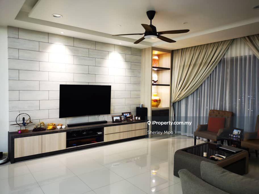 Nice high floor furnished unit for rent