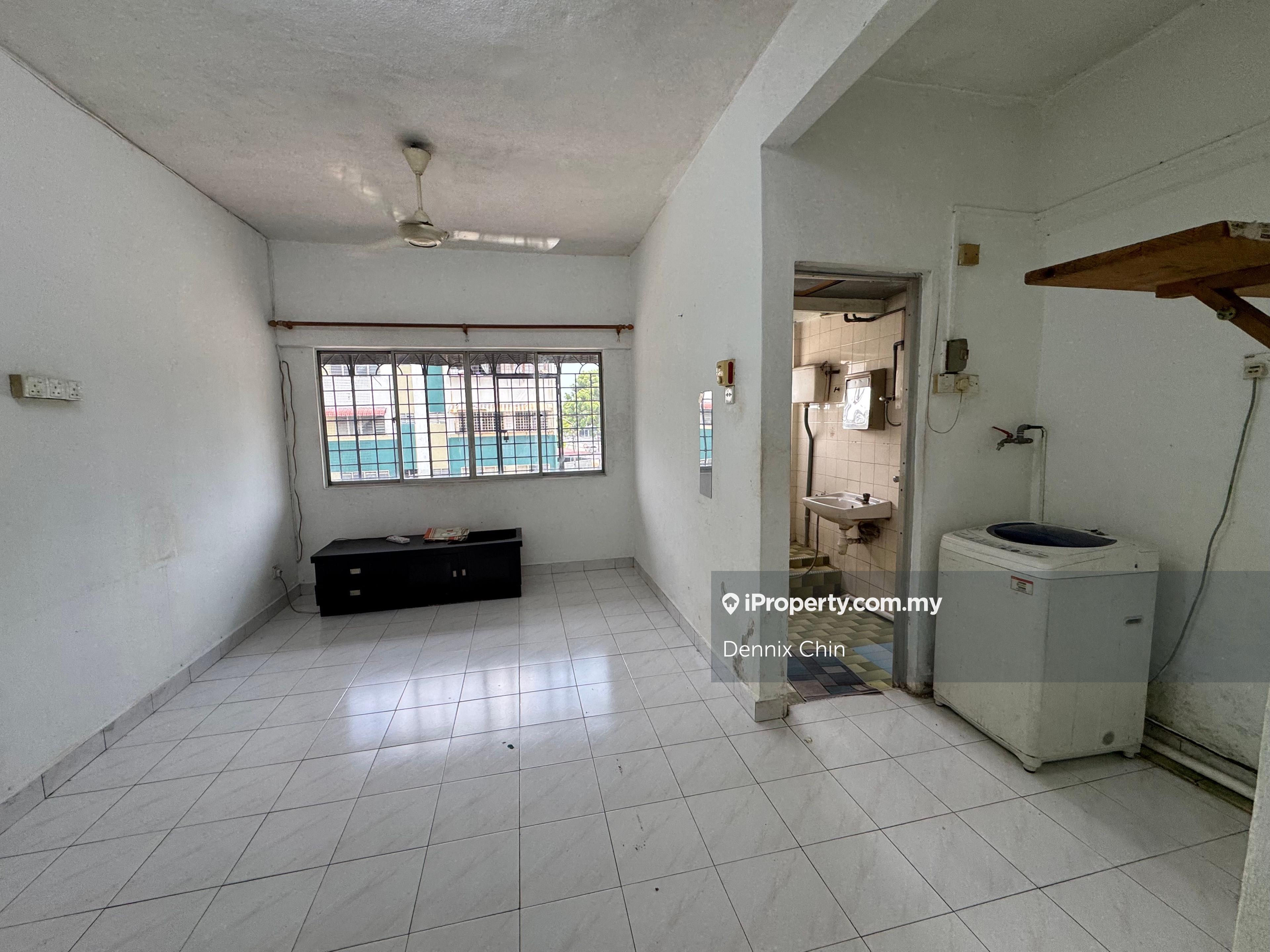 Apartment Taman Serdang Raya beside 100 meter MRT station Furnished 