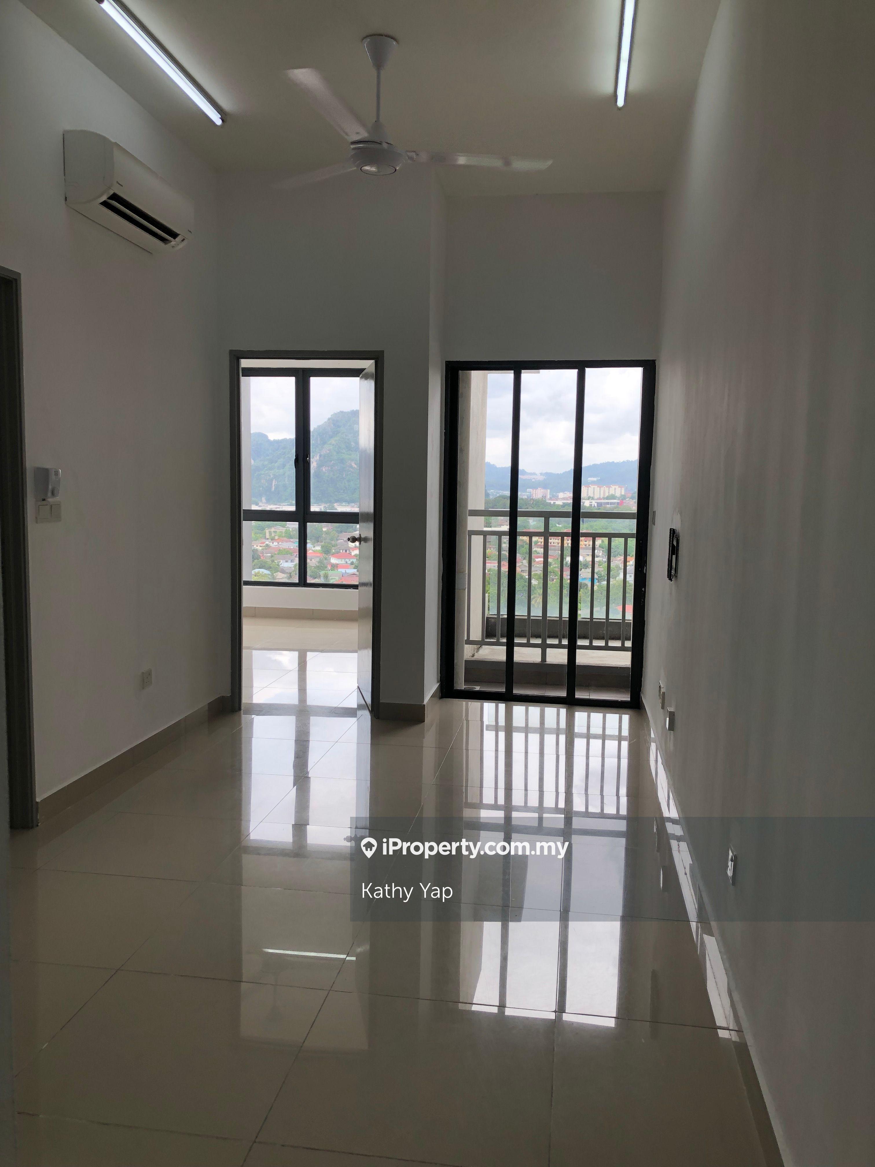 Below market price, facing open area, 10min to international school.