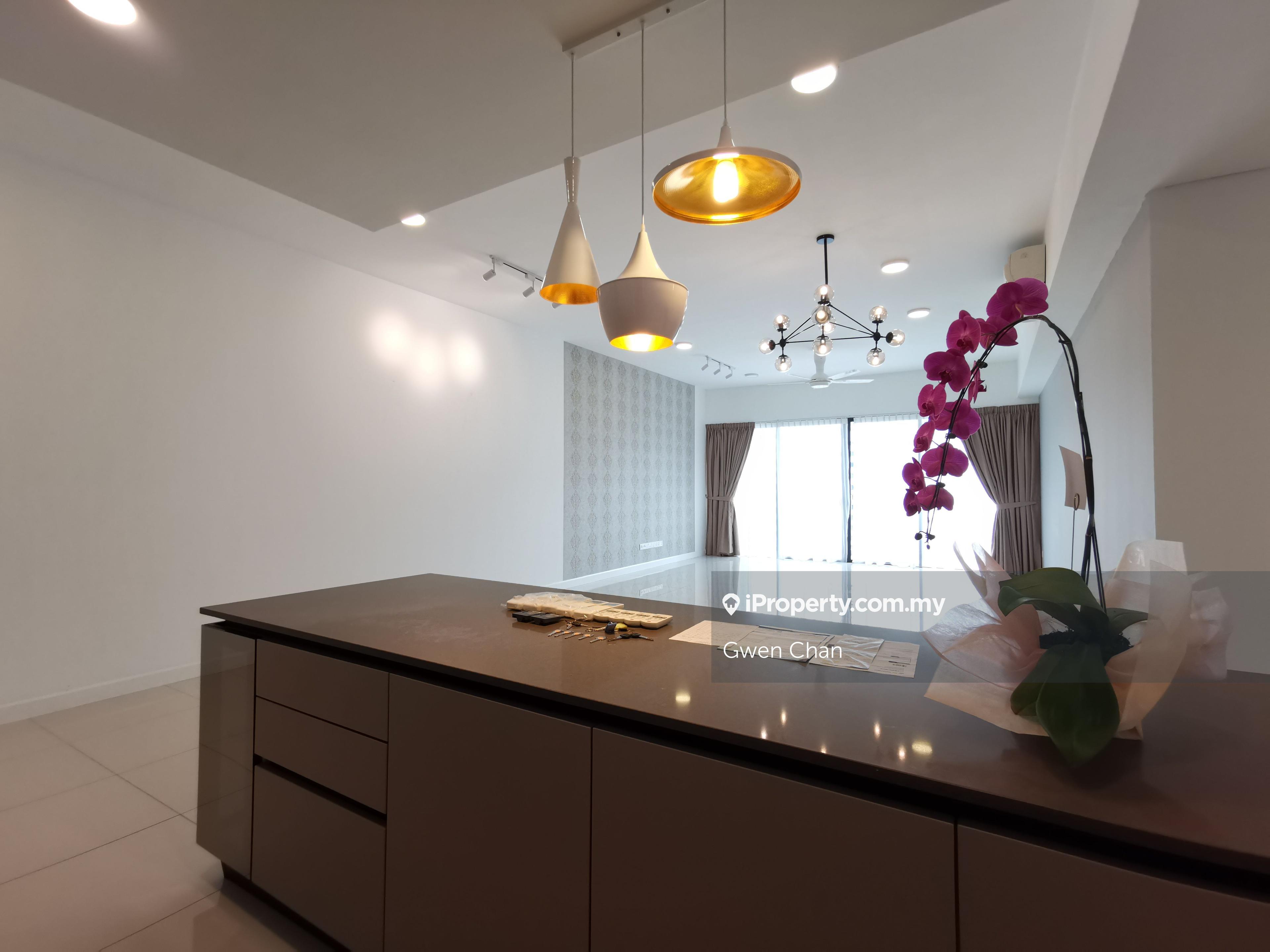 Convenient location, opposite retail mall & school