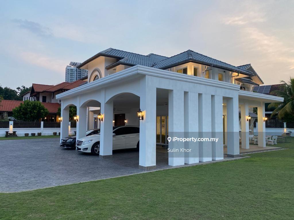 Tastefully Renovated Bungalow at Bandar Kinrara 6 for Sale!!