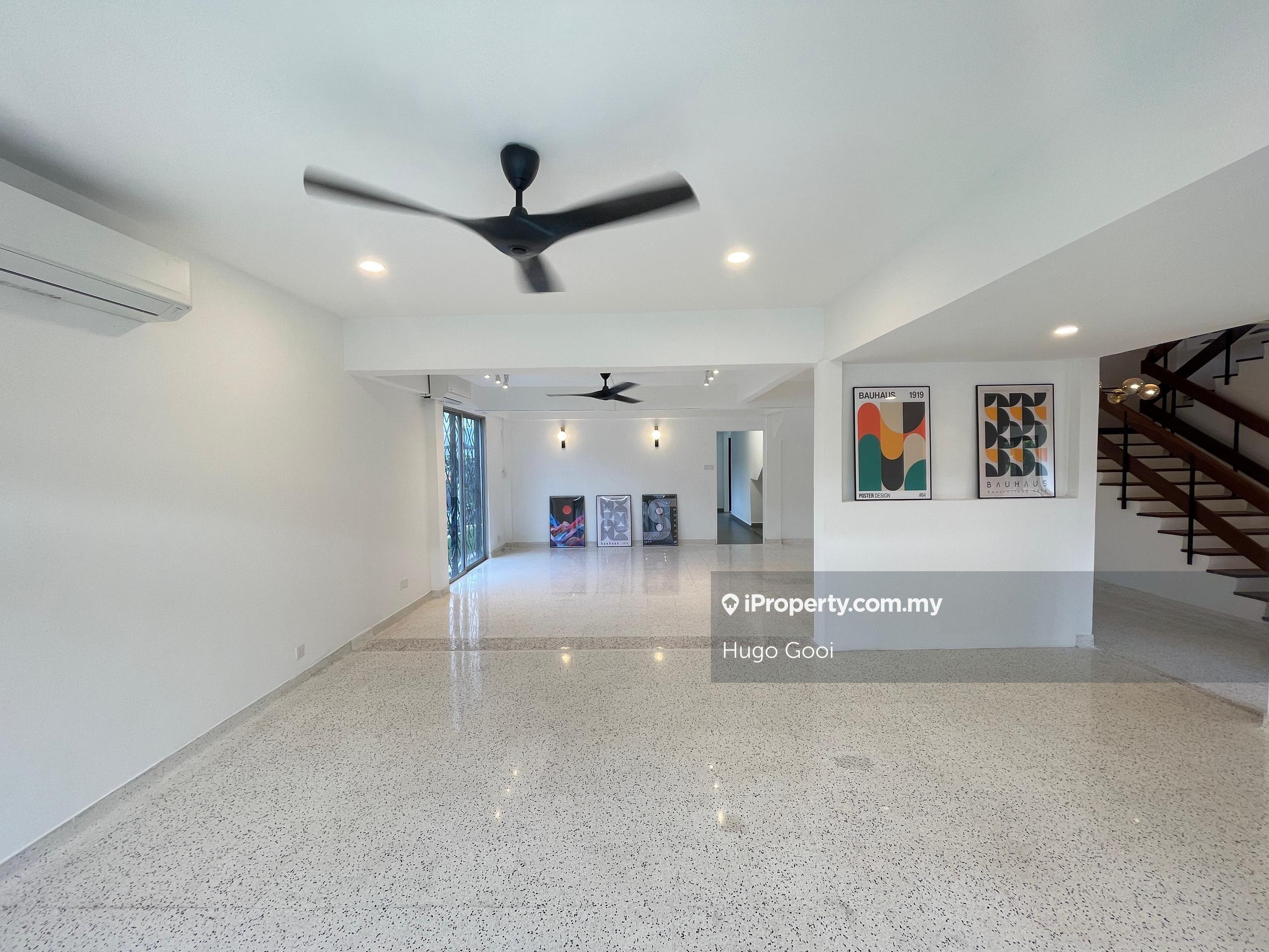Fully Renovated House with Private Garden, Easy Access KLCC, Iskl