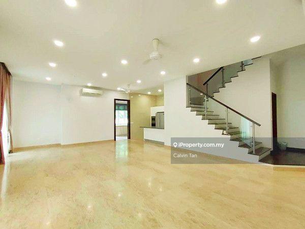 Nice bungalow, good condition, renovated, hot location, gate n guarded