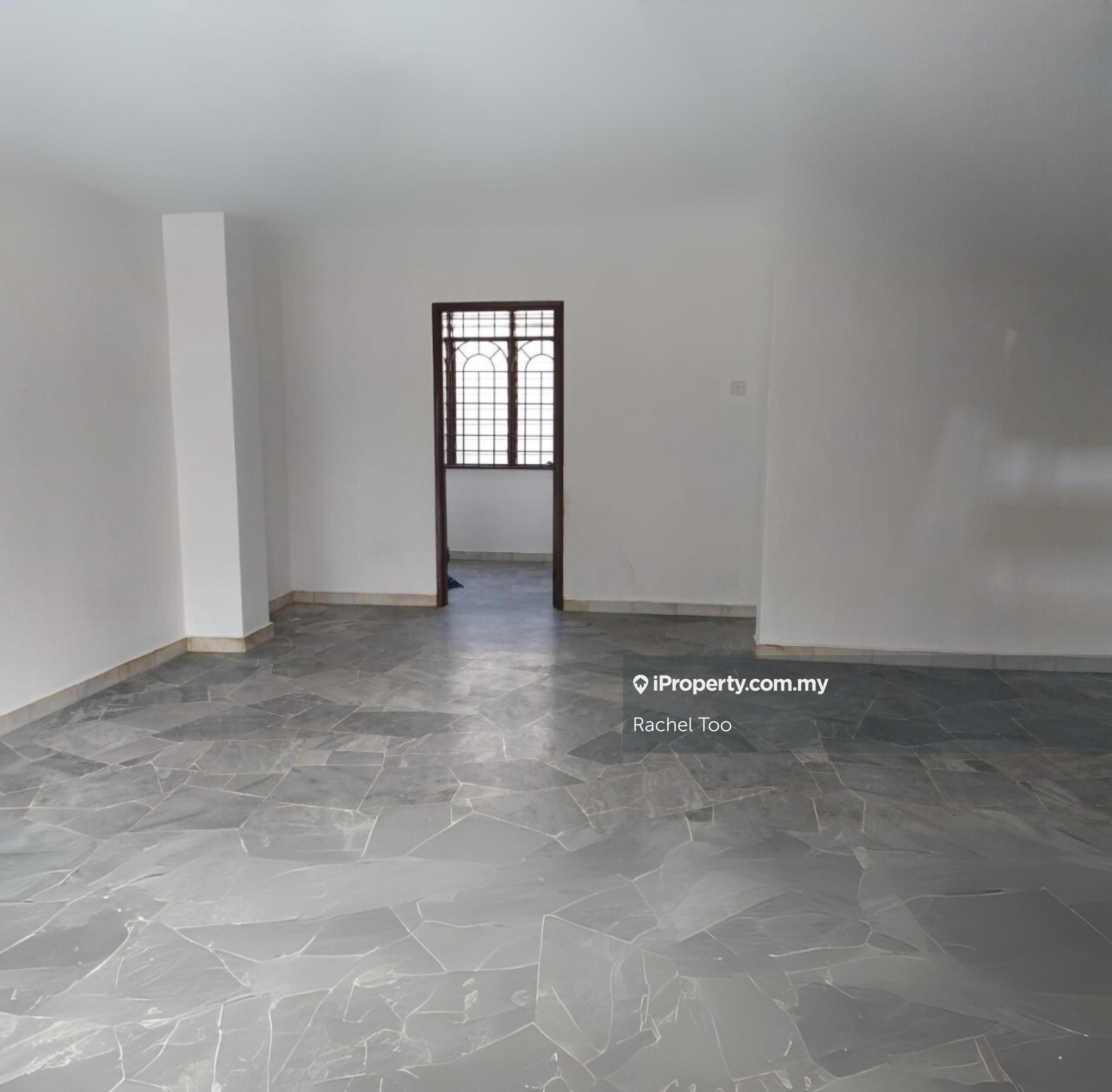 2 storey Putra Perdana Puchong 4r2b ready move in cond