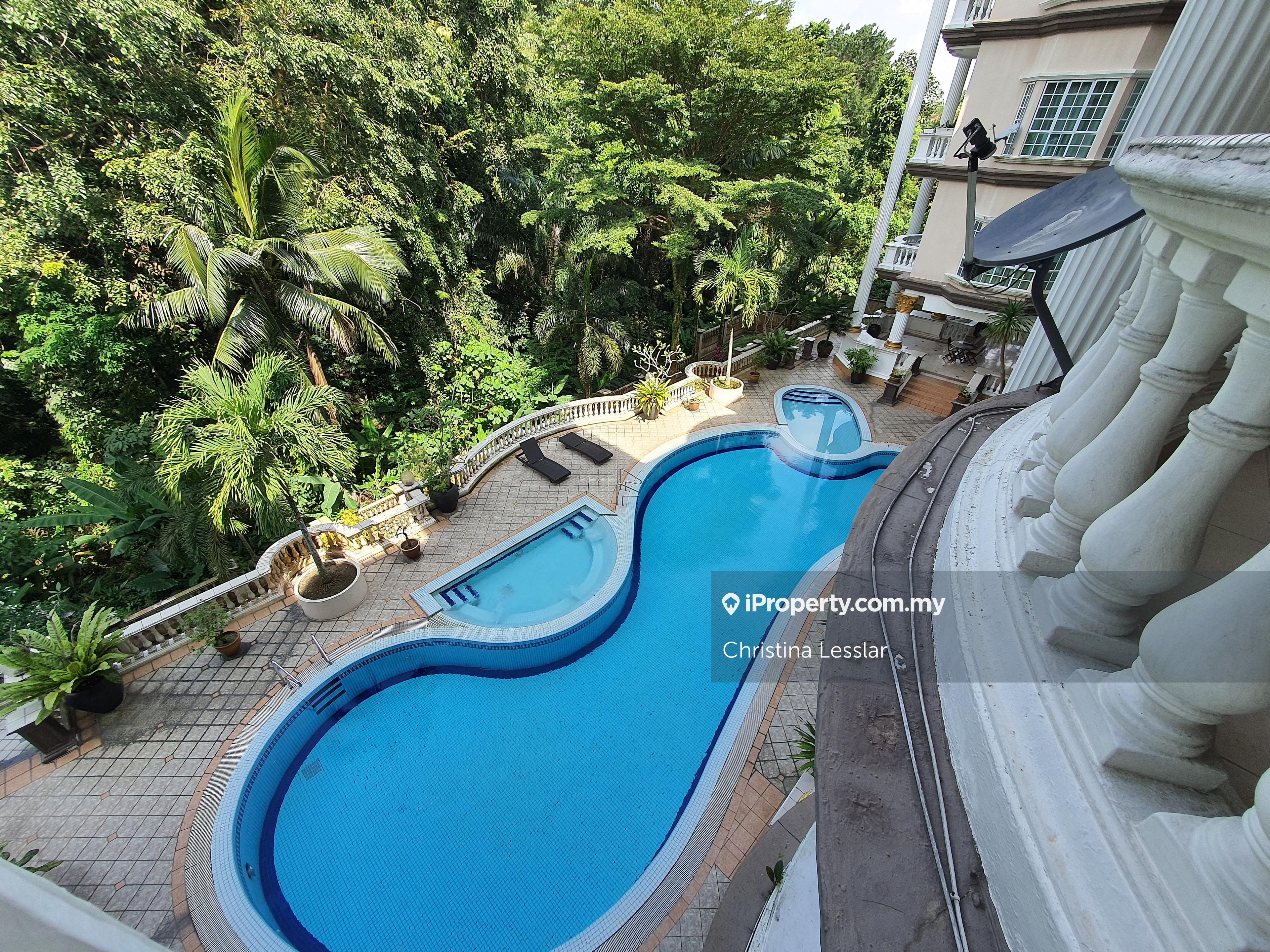 Living Within Lush Greenery And Fresh Air