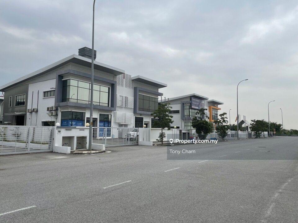 Gateway 16 Bandar Bukit Raja 1.5 Storey Semi D Factory for Rent