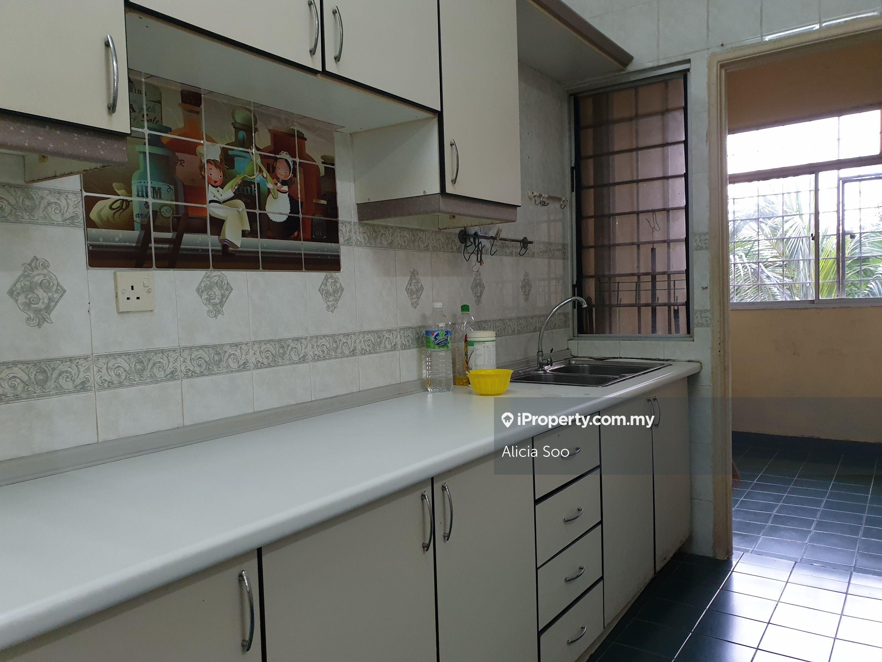 Astana Putra Condominium @ Bukit Rahman Putra For Sale!