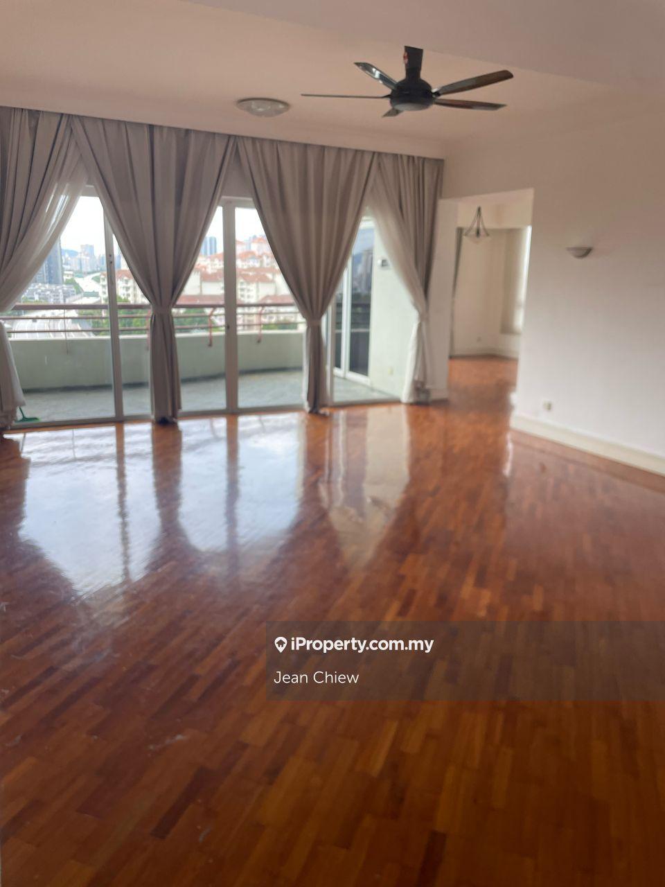 Well maintained unit walking distance to Iskl international school