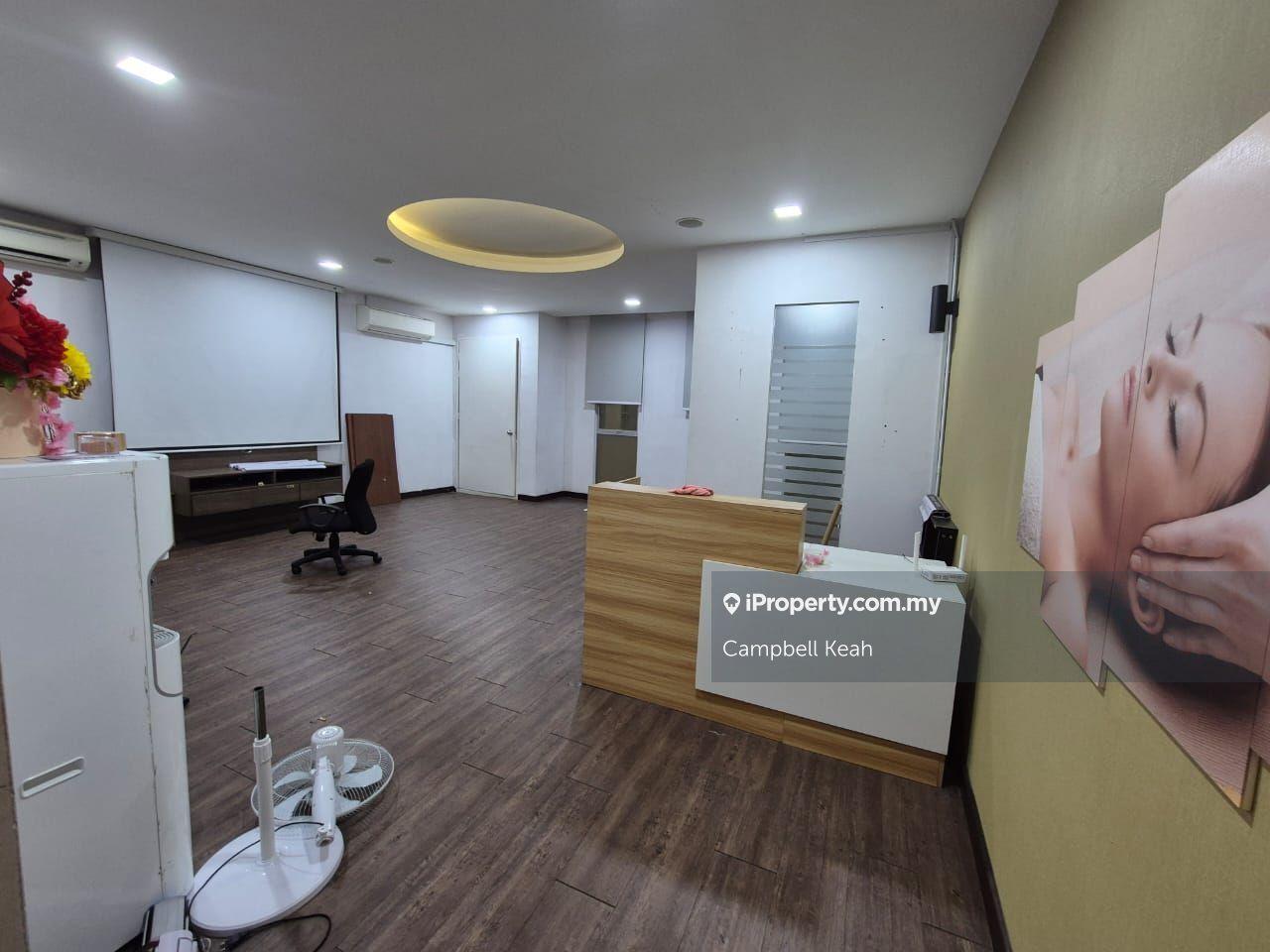 First Floor Renovated with Aircon (Suitable for Beauty/Spa Business)
