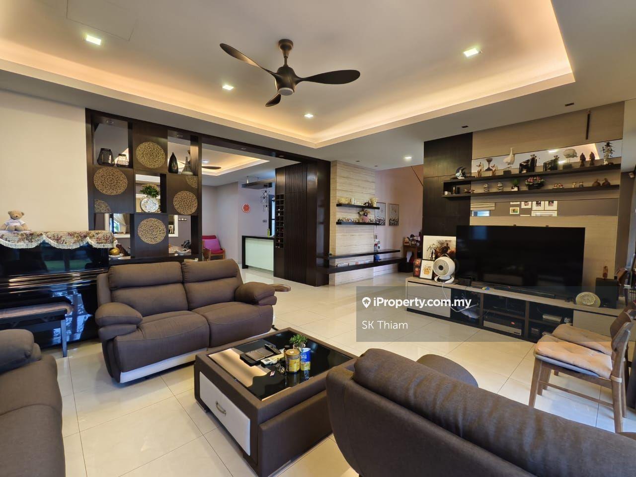 Hot Demand Area Spacious Renovated 2 Storey Semi-D Kemuning Permai